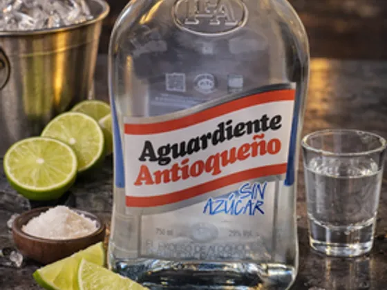Aguardiente antioqueño tapa azul